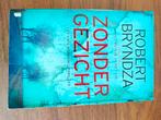 Robert Bryndza - Zonder gezicht, Boeken, Thrillers, Robert Bryndza, Ophalen of Verzenden, Zo goed als nieuw, Nederland