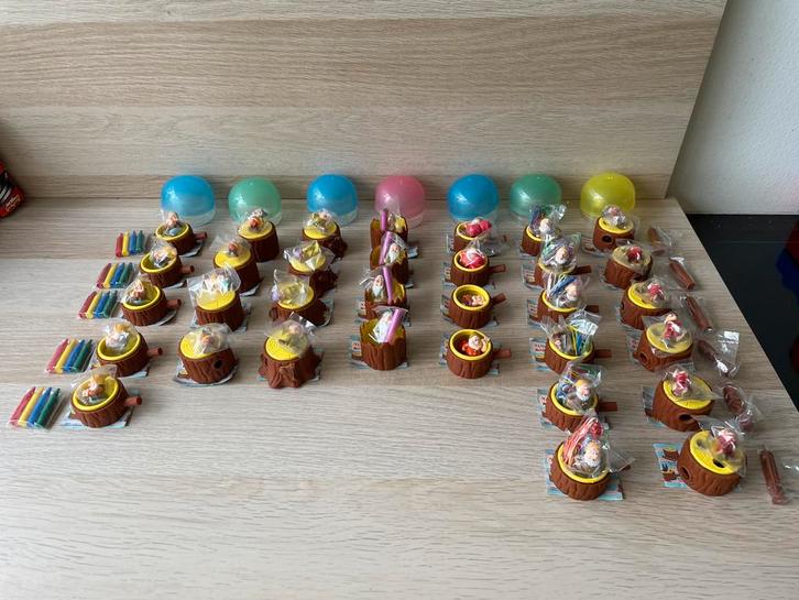 Bureauset Disney 7 dwegen. Capsulespeelgoed met bijsluiter, Verzamelen, Disney, Zo goed als nieuw, Beeldje of Figuurtje, Ophalen