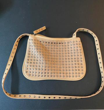 Beige schoudertas met studs; NIEUW beschikbaar voor biedingen