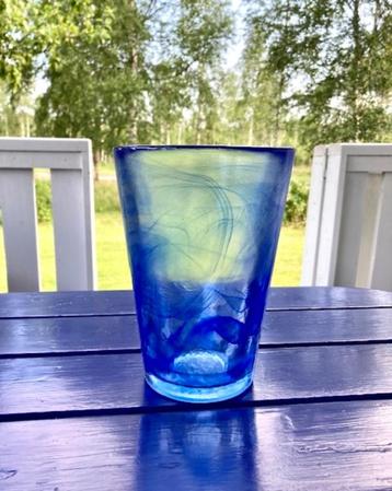 Kosta Boda Zweden serie Mine: blauwe vaas van Ulrica Vallien beschikbaar voor biedingen