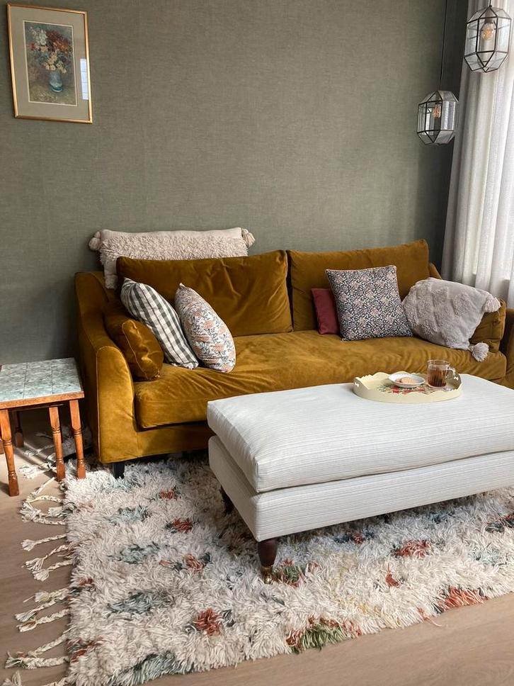 Farlov Ikea bank met oker gele Bemz hoes, Huis en Inrichting, Banken | Sofa's en Chaises Longues, Zo goed als nieuw, Tweepersoons