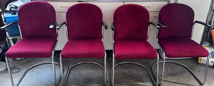 Gispen 413 bordeauxrood eetkamerstoelen., Huis en Inrichting, Stoelen, Gebruikt, Rood, Ophalen