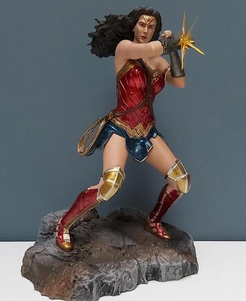 Wonder Woman Justice League Dc Comics, Verzamelen, Film en Tv, Zo goed als nieuw, Film, Beeldje, Replica of Model, Ophalen of Verzenden