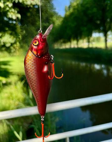 The walleye 5” custom gespoten UV treble #1 afgehaakt beschikbaar voor biedingen
