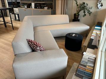 Gelderland 6511 Hoekbank – Herstoffeerd in Luxe Wollen Stof beschikbaar voor biedingen