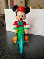 Vintage Mickey mouse op fiets, Ophalen of Verzenden, Mickey Mouse, Gebruikt, Beeldje of Figuurtje