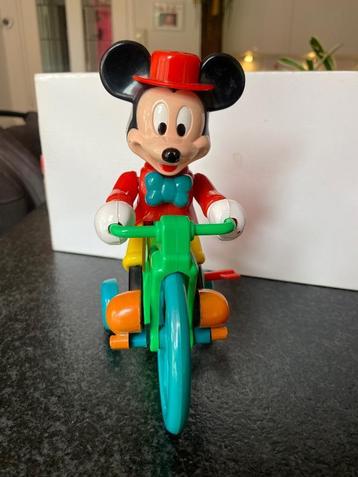 Vintage Mickey mouse op fiets  beschikbaar voor biedingen