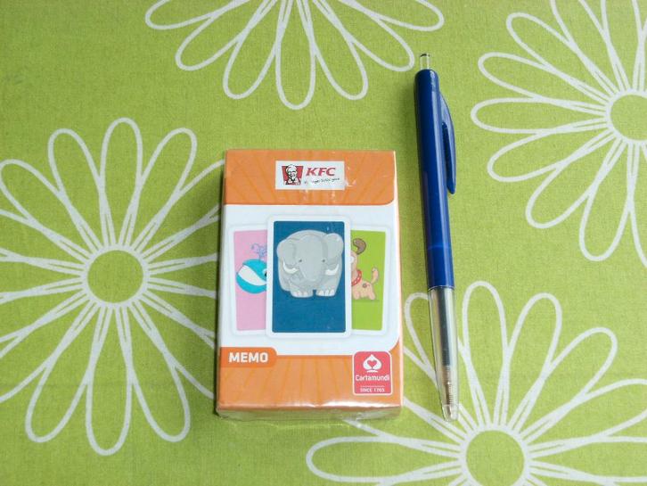 Nieuw in seal: Memo - KFC kaartspel, Hobby en Vrije tijd, Gezelschapsspellen | Overige, Nieuw, Een of twee spelers, Drie of vier spelers