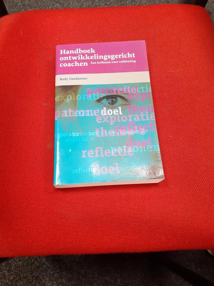 Studieboek Handboek ontwikkelingsgericht coachen WD-022/9, Boeken, Advies, Hulp en Training, Gelezen, Ophalen of Verzenden