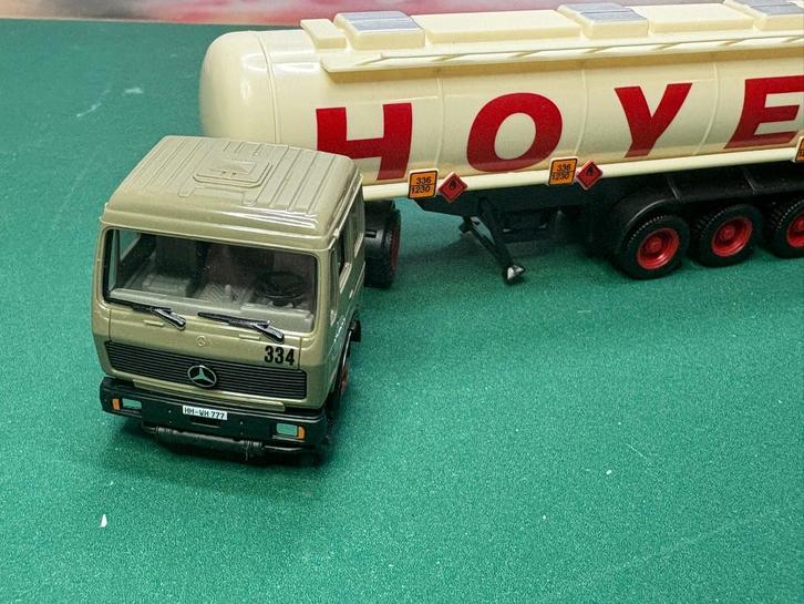 Herpa Mercedes met tankoplegger HOYER IMG7091/2/3, Hobby en Vrije tijd, Modelauto's | 1:87, Zo goed als nieuw, Bus of Vrachtwagen