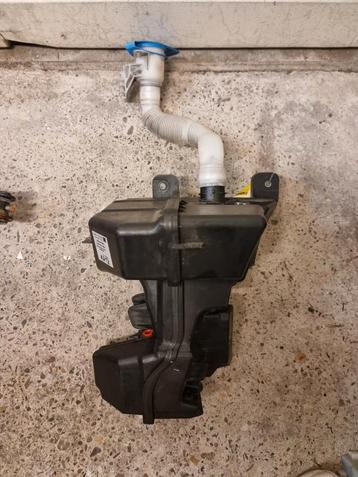 VW Golf 7 Ruitensproeier Reservoir Koplampsproeiers beschikbaar voor biedingen