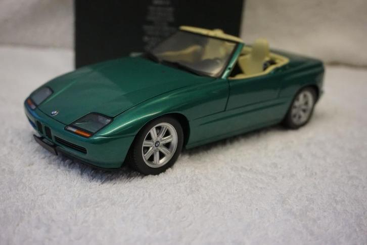 BMW E30 Z1 Fun Green Minichamps  1:18 80430148536, Hobby en Vrije tijd, Modelauto's | 1:18, Gebruikt, Auto, MiniChamps, Ophalen of Verzenden
