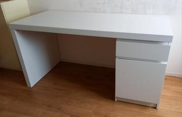 Wit bureau Malm (Ikea) - afbeelding 1