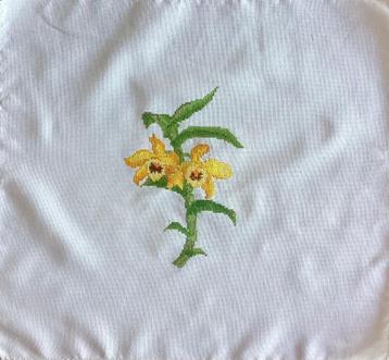 Borduurwerk, zijde, bloem, orchidee, geel, vintage beschikbaar voor biedingen