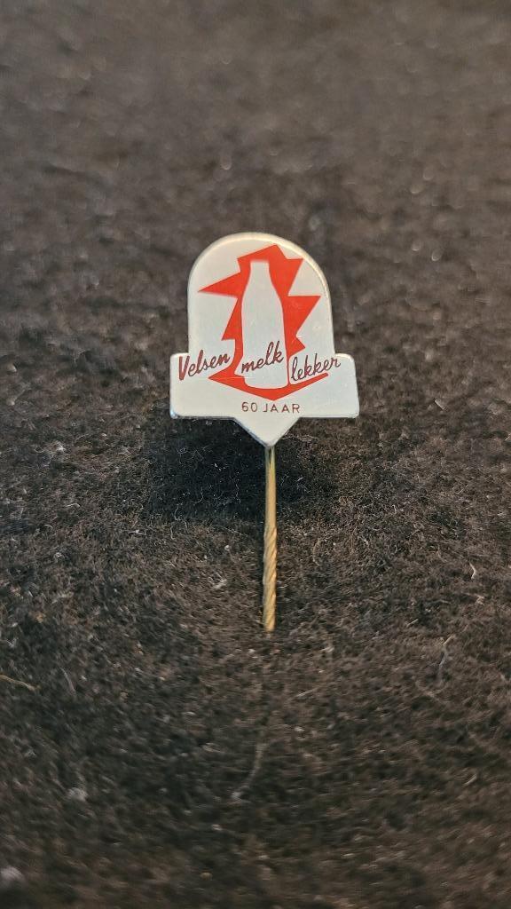 Velsen melk speldje, Verzamelen, Speldjes, Pins en Buttons, Zo goed als nieuw, Speldje of Pin, Merk, Verzenden