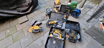 Gereedschapspakket: DeWalt Afkortzaag, Bovenfrees, etc. beschikbaar voor biedingen