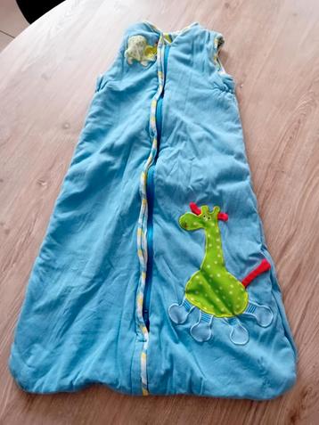 Leuke blauwe slaapzak met giraffe beschikbaar voor biedingen
