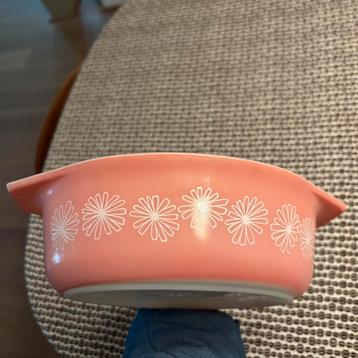 Vintage pyrex daisy roze  beschikbaar voor biedingen