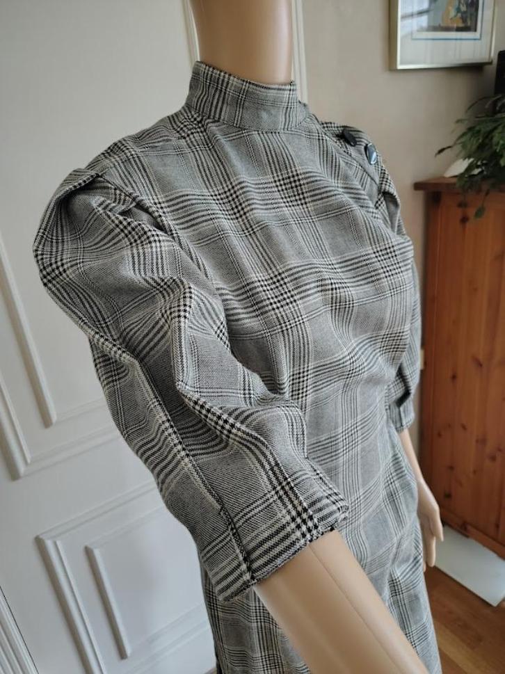 nieuwe nette jurk van zara, Kleding | Dames, Jurken, Nieuw, Maat 36 (S), Zwart, Onder de knie, Verzenden