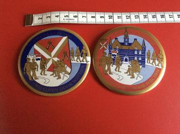 Vierdaagse Nijmegen buttons 1989+1990,Wij lopen door Wijchen beschikbaar voor biedingen