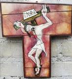 Crucifix. Olieverfschilderij op kruisbeeld. Sign. 21/23 cm., Verzamelen, Ophalen, Zo goed als nieuw, Overige typen, Christendom | Katholiek