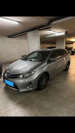 Taxi auto huren / pachten Toyota Auris, prius en opel astra