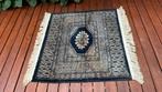 Oosters tapijtje / kleedje. Perzisch vintage, Huis en Inrichting, Stoffering | Tapijten en Kleden, Ophalen, Gebruikt, 50 tot 100 cm
