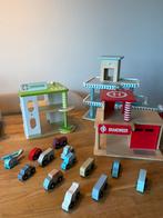 Houten brandweerkazerne, politiebureau en ziekenhuis, Kinderen en Baby's, Speelgoed | Houten speelgoed, Ophalen of Verzenden, Gebruikt
