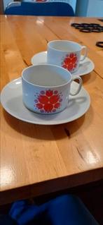 2 theekoppen met schotels servies Thomas Germany roze rood, Huis en Inrichting, Keuken | Servies, Ophalen of Verzenden, Zo goed als nieuw