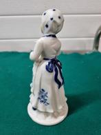 -	Beeld porselein meisje met eend, Ophalen of Verzenden