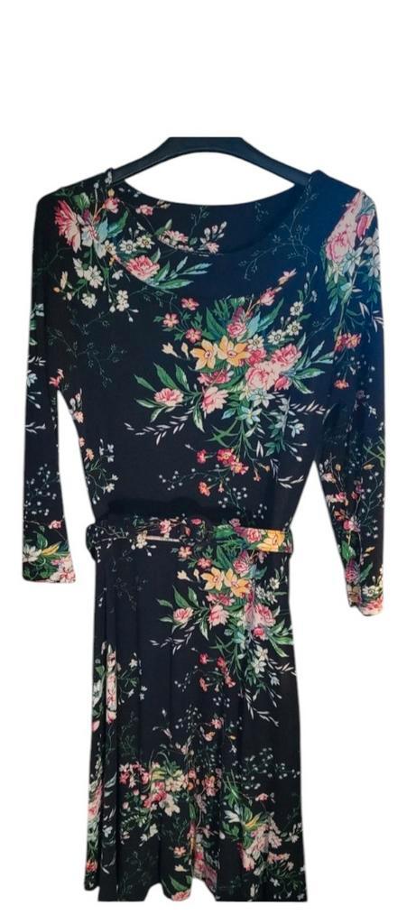 King Louie bloemen jurk met riem  – maat S, Kleding | Dames, Jurken, Zo goed als nieuw, Maat 36 (S), Zwart, Knielengte, Ophalen of Verzenden
