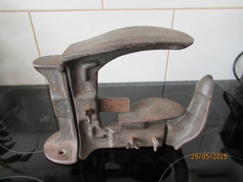 OUDE IJZEREN LEEST-SCHOENMAKER- APARTE DUBBELE LEEST, Antiek en Kunst, Antiek | Gereedschap en Instrumenten, Ophalen of Verzenden