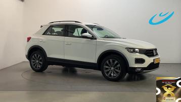 Volkswagen T-Roc 1.5 TSI 150pk DSG Style Navigatie Parkeerse beschikbaar voor biedingen