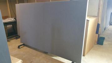 Twee maal verrijdbare akoestische tussenwand 250x160cm beschikbaar voor biedingen