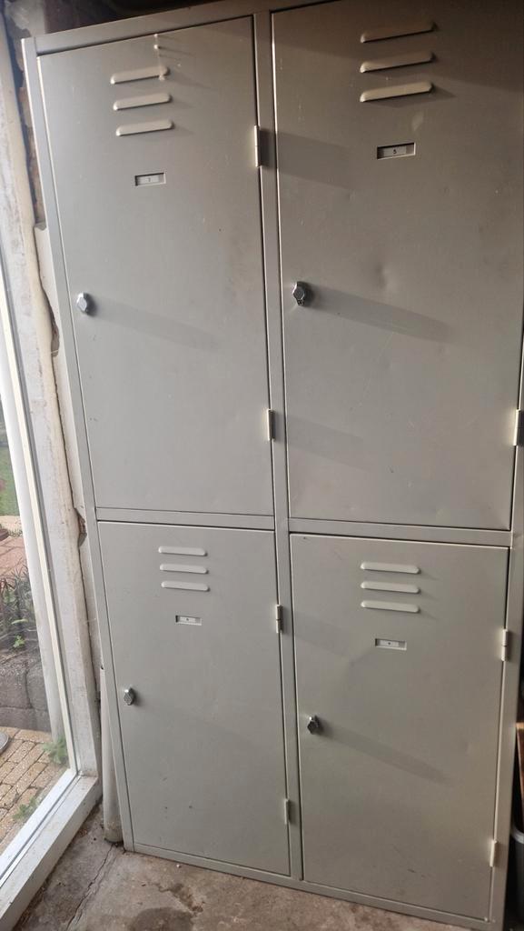Metalen Locker Kast - 4 Deuren, Huis en Inrichting, Kasten | Lockerkasten, Gebruikt, Ophalen of Verzenden