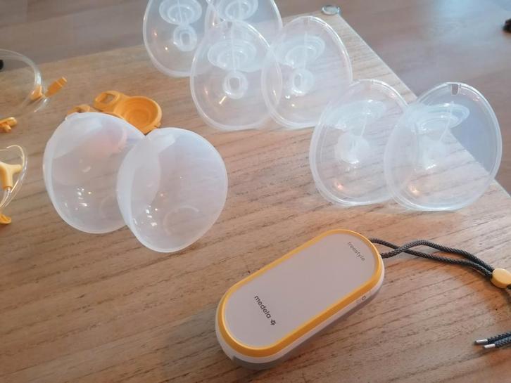 Medela Freestyle Hands-free double breast pump, Kinderen en Baby's, Babyvoeding en Toebehoren, Gebruikt, Borstkolf, Ophalen of Verzenden