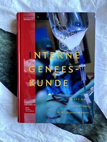 Interne Geneeskunde - J.T.E. de Jong, IJ.D. Jüngen beschikbaar voor biedingen