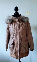 Winterjas. Bruin. Maat M/38. Bontje kan er af, Ophalen of Verzenden, Zo goed als nieuw, Maat 38/40 (M), Bruin