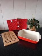Ovenschaal , Onderzetter , Pannenlappen.      Nieuw In Doos, Ophalen of Verzenden, Nieuw