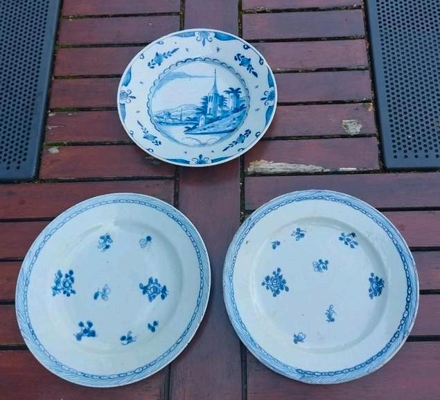 Antiek 18e eeuw aardewerk borden Delft, Antiek en Kunst, Antiek | Keramiek en Aardewerk, Ophalen of Verzenden