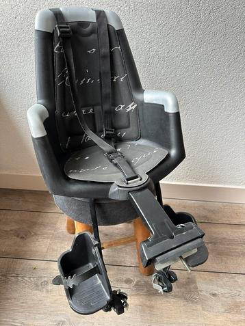 Fieststoeltje fietszitje 9-22kg compleet met bevestigingsmat beschikbaar voor biedingen