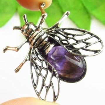 Amethisten bij (H57709) broche /  kettinghanger beschikbaar voor biedingen