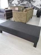Mooie hocker, Ophalen, 125 cm of meer, Leer, Zo goed als nieuw