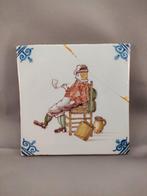 wandtegel van rokende man, Antiek en Kunst, Antiek | Wandborden en Tegels, Ophalen of Verzenden
