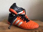 stoere Adidas zaal schoenen maat 33 kleur:Oranje zien er goe, Gebruikt, Schoenen, Ophalen of Verzenden, Jongen