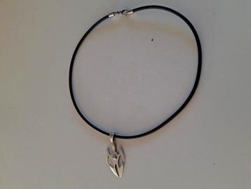 Halssierraad.  beschikbaar voor biedingen