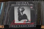 7" Single Amanda Lear - Enigma (Give A Bit Of Mmh To Me), Gebruikt, 7 inch, Single, Ophalen of Verzenden
