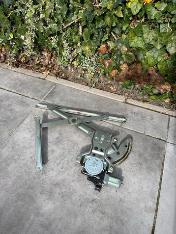 Suzuki Alto of Nissan Pixo raammechanisme linksvoor beschikbaar voor biedingen