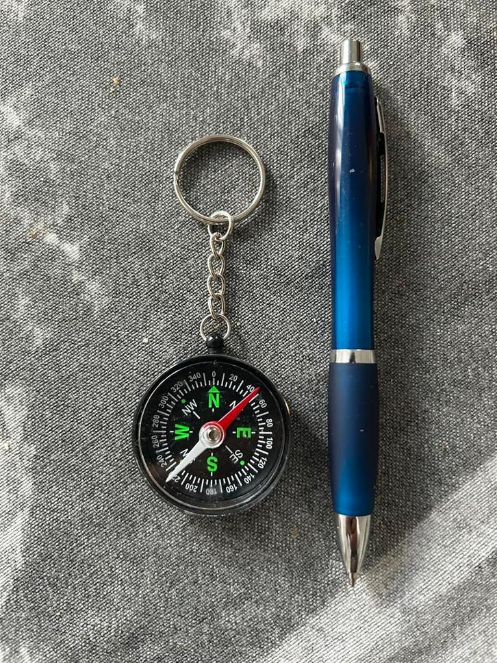 Kompas Sleutelhanger - Handig voor Onderweg!, Hobby en Vrije tijd, Overige Hobby en Vrije tijd, Nieuw, Ophalen