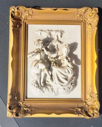 Porseleinen portret  beschikbaar voor biedingen